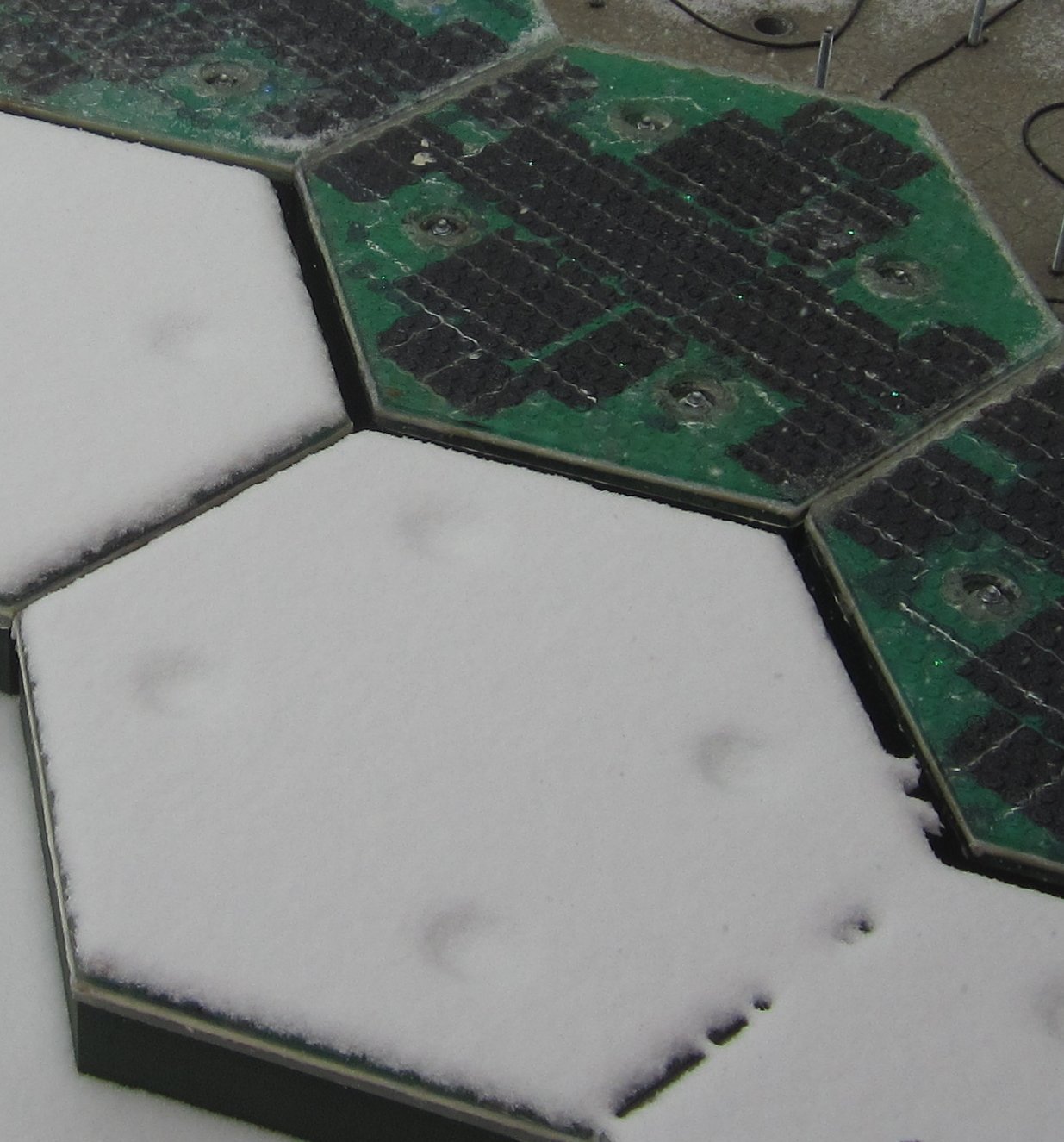 solar-panel-snow-melting